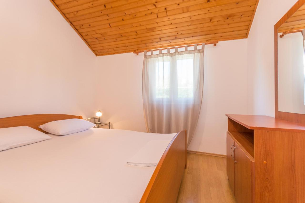 Apartmani Bonaca - 10M To The Sea Grebaštica Exterior foto