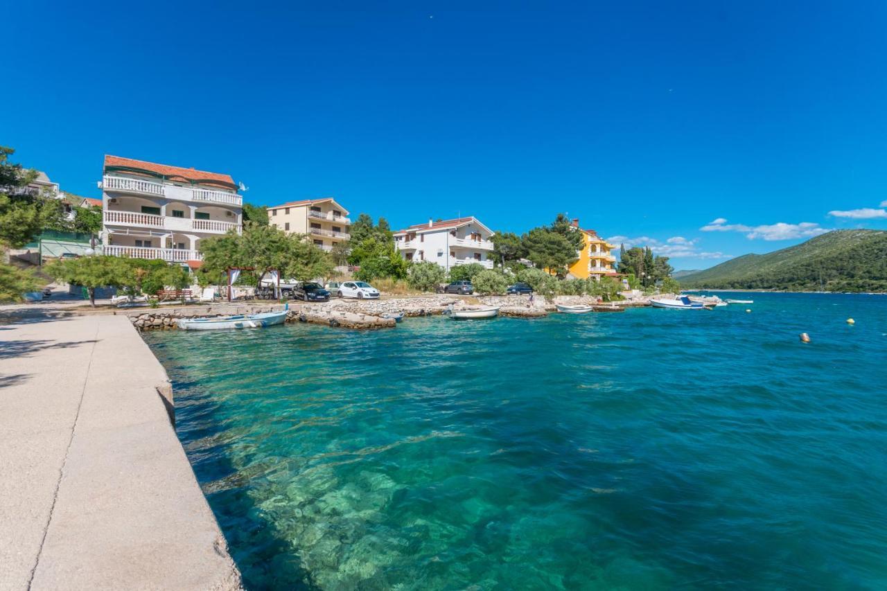Apartmani Bonaca - 10M To The Sea Grebaštica Exterior foto